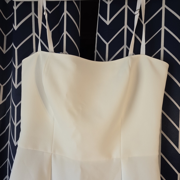 Strapless White Maxi Dress with Scalloped Front Slit Detail - Picture 4 of 7